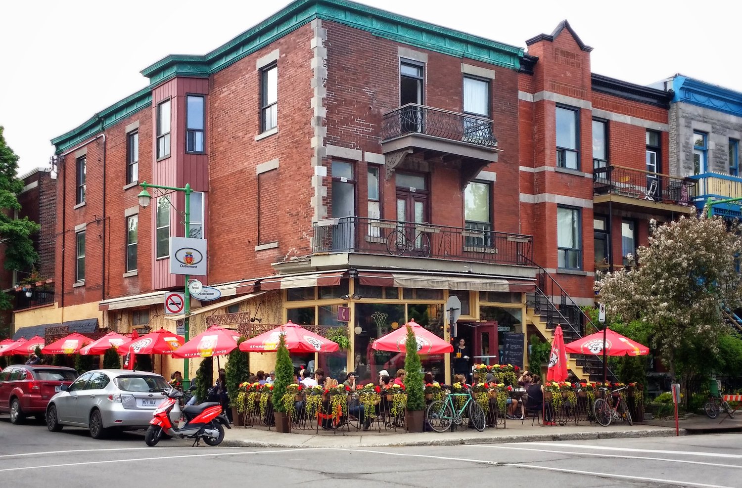 Mixed use building